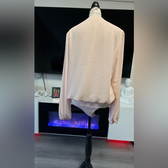 Guess Lace V-Neck Long Sleeve Peach Bodysuit - Picture 7 of 11